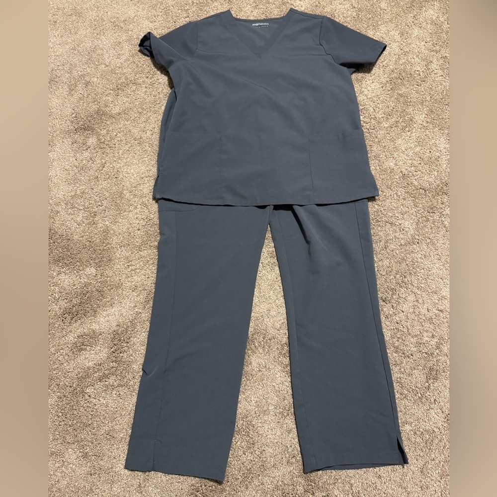 Mandala Pewter Gray Scrub Set